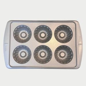 Paderno Non-Stick Silver Bundt Cake Pan